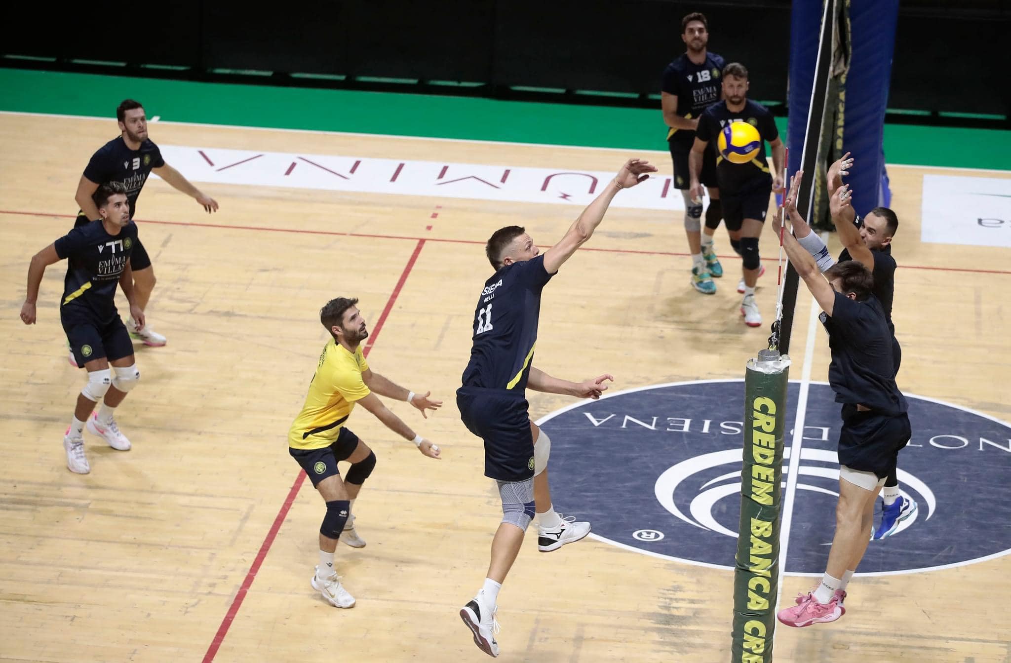 BUONE INDICAZIONI PER LA ERMGROUP VOLLEY ALTOTEVERE NELL’ALLENAMWNTO CONGIUNTO CONTRO LA EMMA VILLAS VOLLEY SIENA, TERMINATO 2-2. IN CAMPO ANCHE SIMONE MARZOLLA, SULLA VIA DEL TOTALE RECUPERO