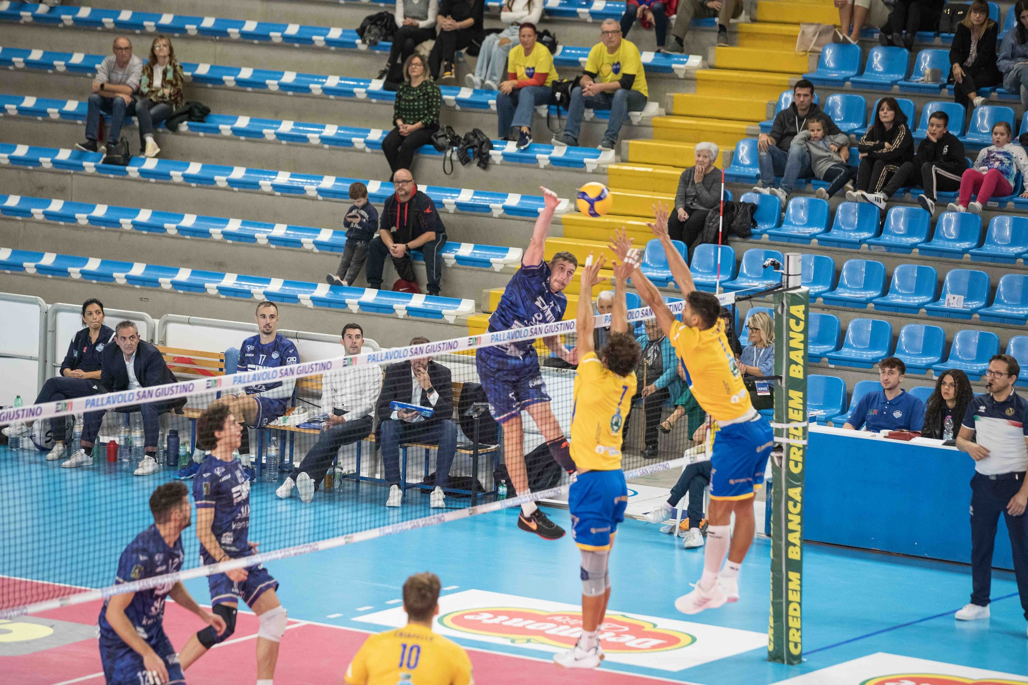 “Ho ancora tanto lavoro davanti, ma sono recuperato e soddisfatto”, dice l’opposto Simone Marzolla, che elogia la squadra per la vittoria ottenuta contro la Sarlux Sarroch e lo staff che lo ha rimesso in piedi